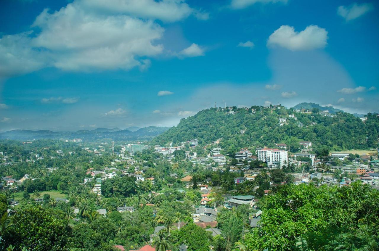 Angel Tower Bed and Breakfast Kandy Esterno foto