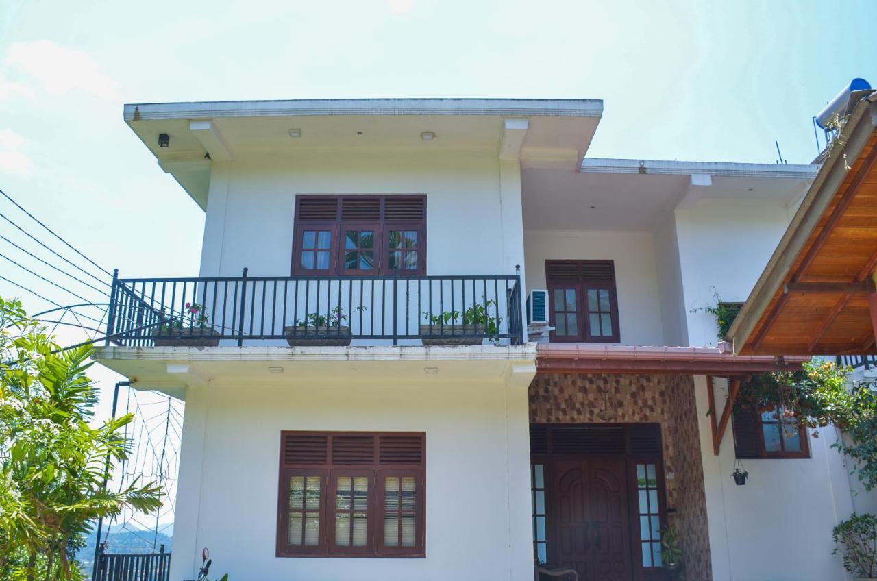 Angel Tower Bed and Breakfast Kandy Esterno foto