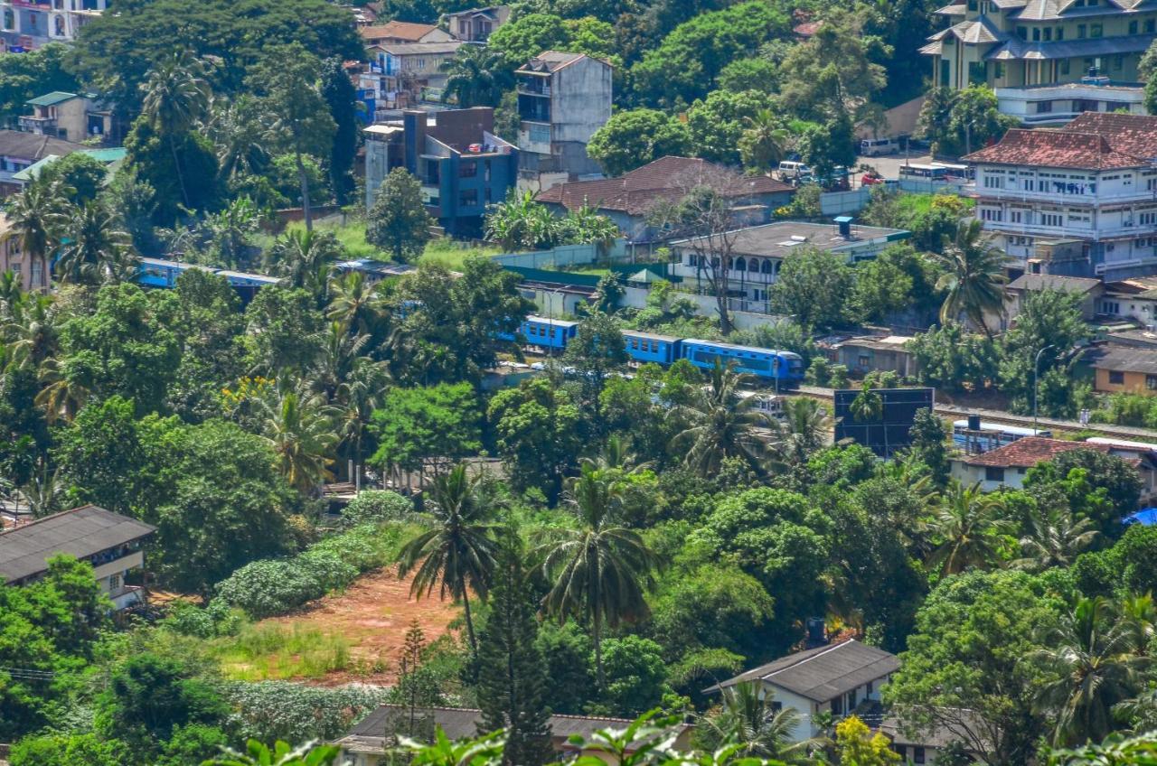Angel Tower Bed and Breakfast Kandy Esterno foto